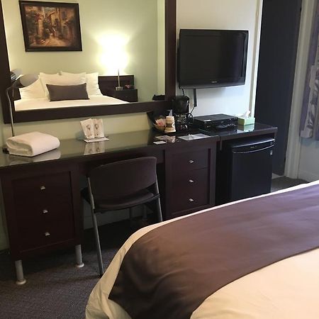 Auberge Centre Ville Chicoutimi Eksteriør billede