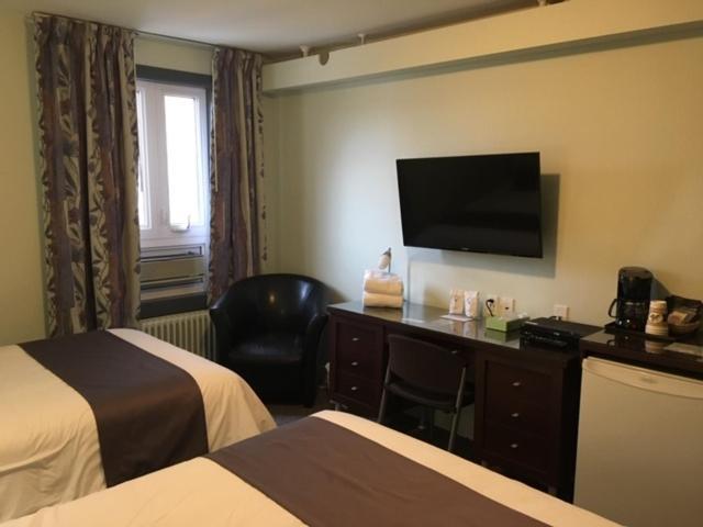 Auberge Centre Ville Chicoutimi Eksteriør billede
