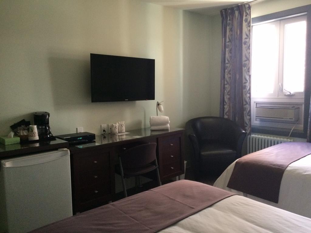 Auberge Centre Ville Chicoutimi Eksteriør billede