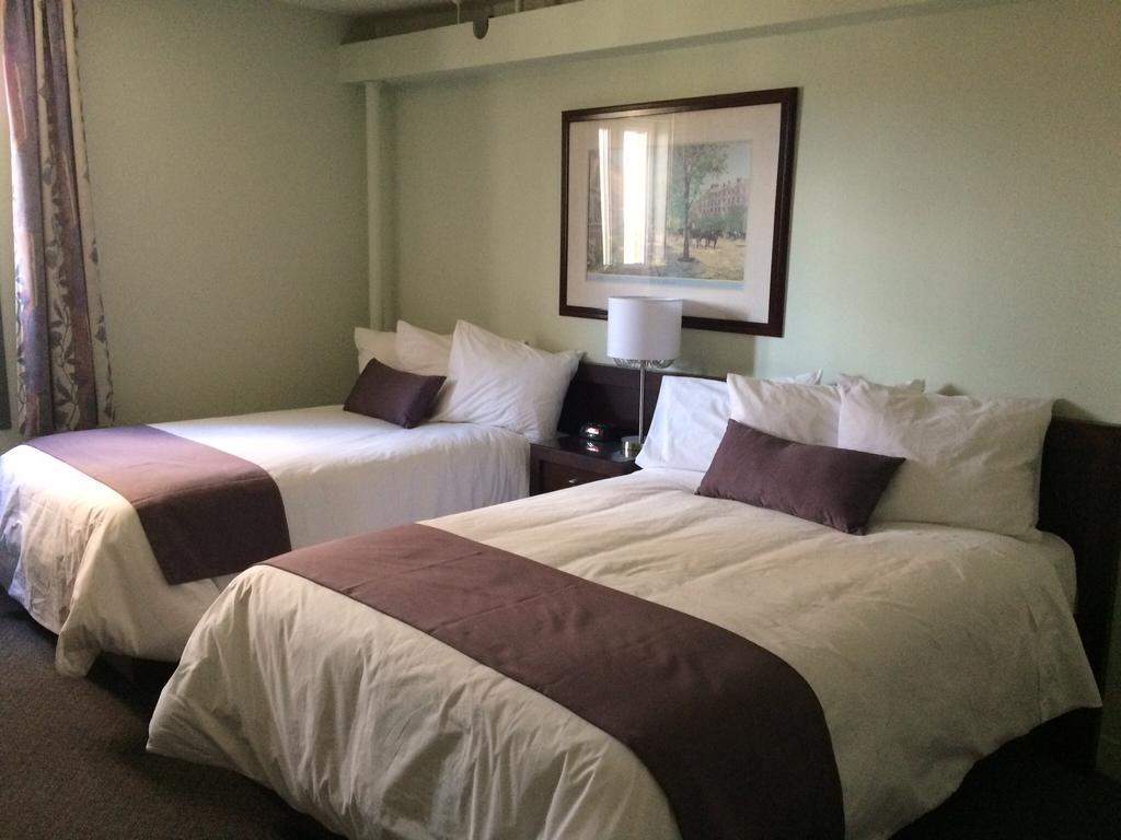 Auberge Centre Ville Chicoutimi Eksteriør billede