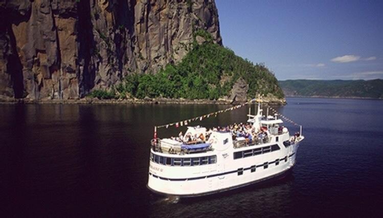 Auberge Centre Ville Chicoutimi Eksteriør billede