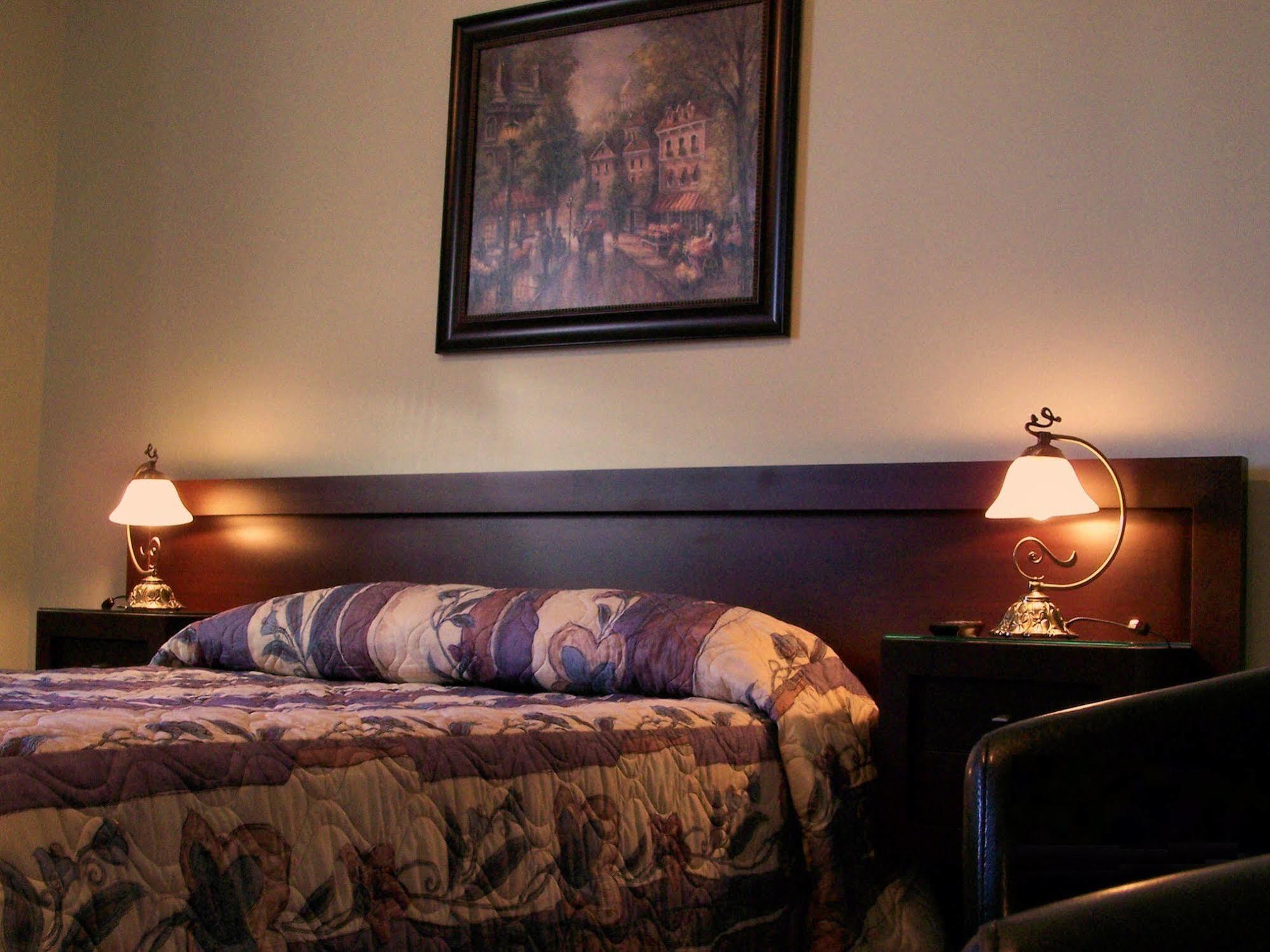 Auberge Centre Ville Chicoutimi Eksteriør billede